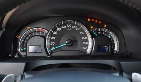 汽车故障灯没亮是不是车没有故障,车子没有问题,但故障灯一直亮的