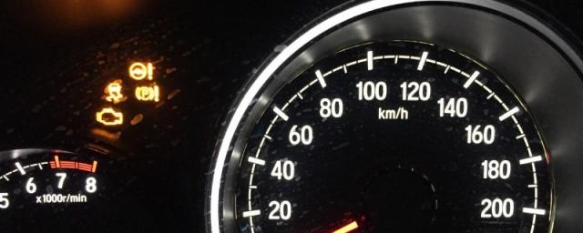 宝马防滑系统故障灯亮出,防滑系统故障灯亮出能开车吗