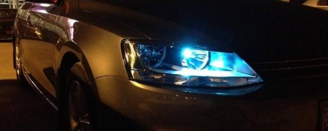 汽车小灯冰蓝色灯交警查吗,冰蓝色雾灯交警查吗