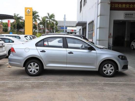 汽车胎压够了为什么轮胎还瘪,汽车的轮胎一年跑了10万公里需要换吗