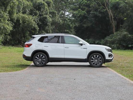 车出现三角形感叹号是什么意思？(仪表盘三角形感叹号什么意思)