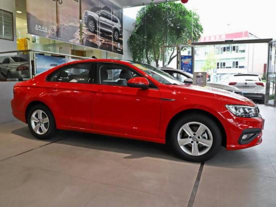 迈腾曲轴箱通风阀在哪个位置,逍客曲轴箱通风阀在哪个位置