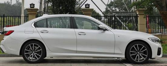 迈巴赫s级是什么级别的轿车(奔驰s级是什么级别的轿车)
