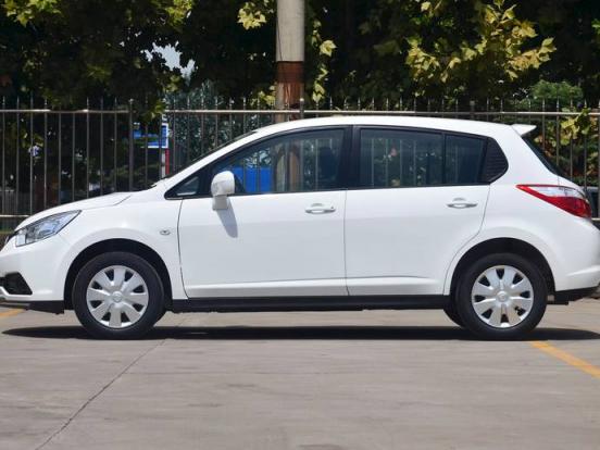 路口让行标志如何看(路口斜角如何看红绿灯)