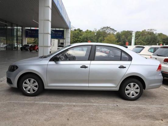 路口导流线调头