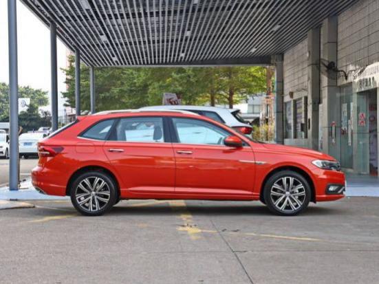 粉红色的福特探索者拦截器会让坚强的芭比娃娃非常开心,新福特探索者拥有更安静的内饰