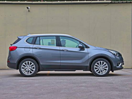 为什么加油孔有的车在司机侧,为什么有的车没鲨鱼鳍