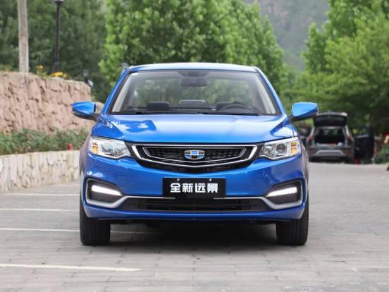 汽车玻璃贴膜大概多少钱(全车贴膜改色多少钱汽车改色贴膜交警查吗)