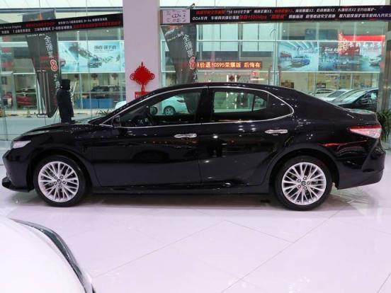 奥迪的灯为什么那么亮,奥迪s4为什么这么便宜