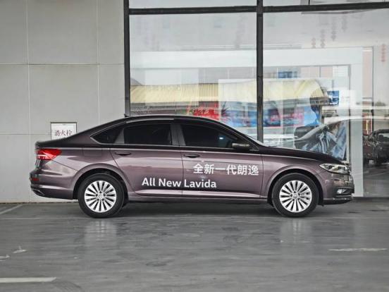 suv买两驱还是四驱(高速四驱比两驱安全吗)