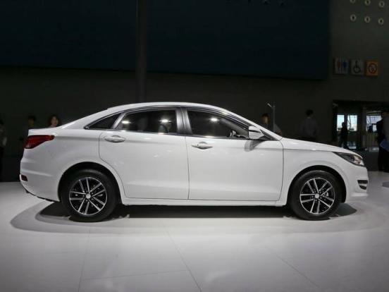 操作驻车制动器是什么(行车制动器操作方法)