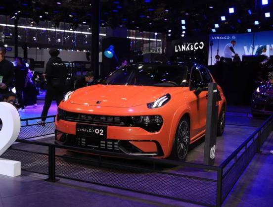 车前玻璃起雾如何解决