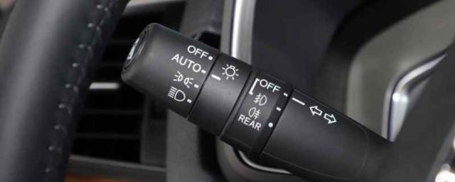 示宽灯怎么开(示宽灯可以一直开着吗)