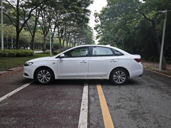 刹车失灵可以拉手刹吗(刹车失灵是可以避免的 刹车系统保养方法揭秘)