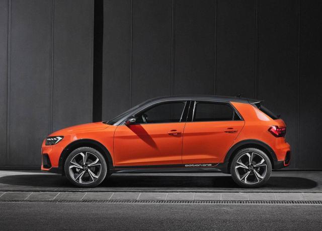 宝马3系首付15万月供多少,宝马3系首付多少可以拿下