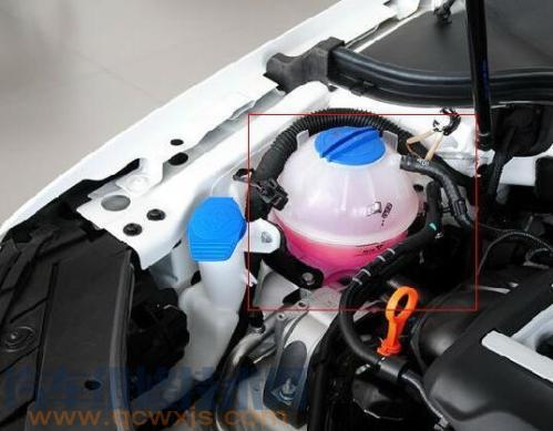 防冻液兑水可以吗 防冻液兑水会不会冻(防冻液油性和水性可以混加嘛)