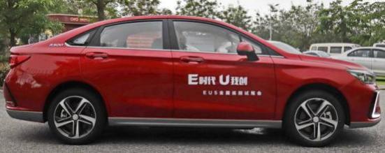 汽车在外面保养可靠吗(汽车在外面保养可靠吗)