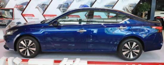 为什么路边那么多僵尸车，车主为什么不开去报废呢？