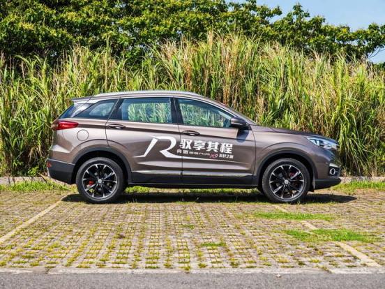 福特福睿斯的油箱有多大,长安福特福睿斯的发动机是哪里的(长安福睿斯质量怎么样)