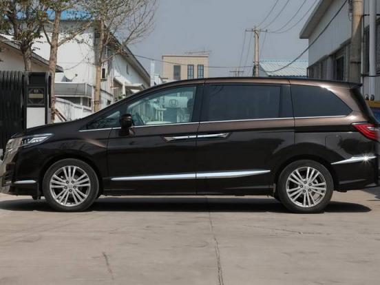 雷克萨斯es200和300的区别(雷克萨斯nx和ux哪个更值得买(雷克萨斯的ux和nx区别是什么))