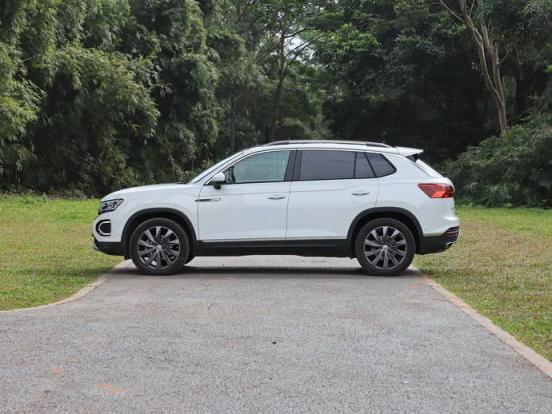 阿斯顿马丁的车标是什么,阿斯顿马丁车标有什么意思