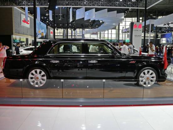 汽车前挡玻璃裂痕如何修复(汽车前挡风玻璃有裂痕会发生危险吗)