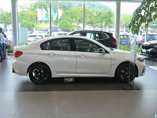 朗逸和速腾材质哪个好(朗逸和速腾的区别)