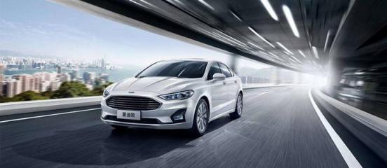 踩油门声音大加速无力是什么原因？(加速发动机嗡嗡的声音)