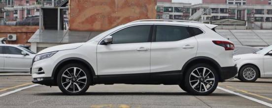 车被刮了一点漆怎么处理对方报保险,车被大货车撞了对方逃逸怎么处理