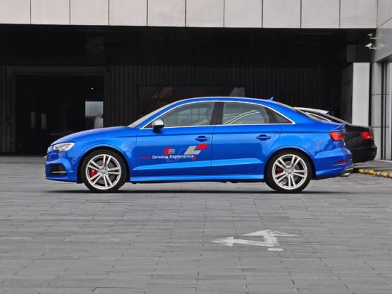 上海新能源汽车牌照办理流程(新能源汽车临时牌照怎么办理)