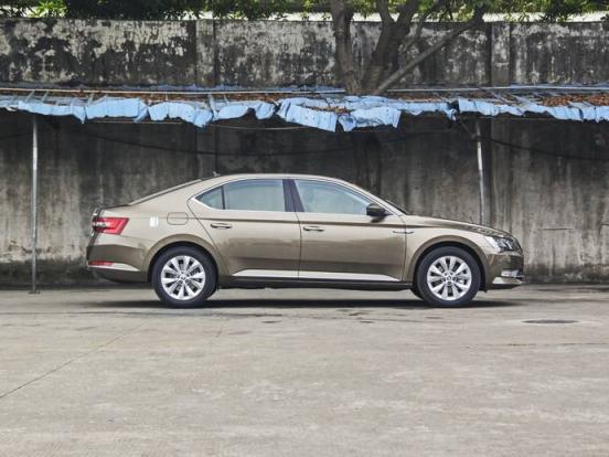 十字标志是什么车(t汽车标志是什么品牌)