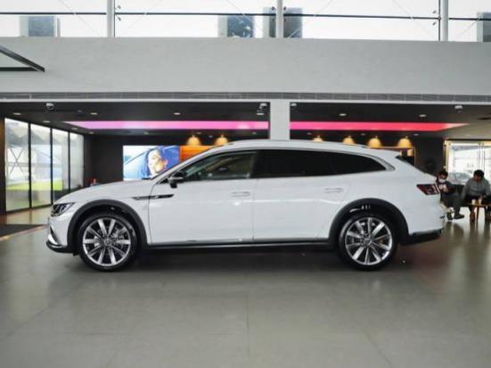 单向四车道怎么行驶?,单向四车道算应急车道吗