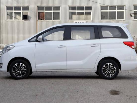 驾驶机动车在冰雪路面行车注意什么,驾驶机动车应注意事项