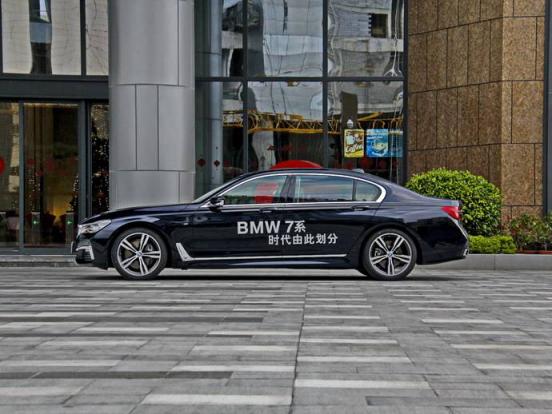 行驶证强制报废期什么意思,报废车置换什么意思