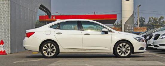 雪佛兰开拓者保险盒在哪里(雪佛兰水箱在哪里？)