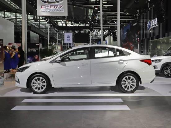 宝马车按键功能有哪些？(宝马车空调按键有什么功能？)