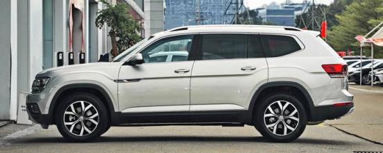 汽车电瓶突然没电了怎么办(汽车电瓶正常充电电压)