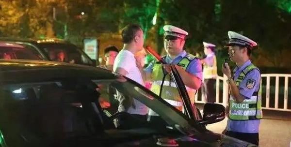 初次酒驾如何不用扣证六个月
